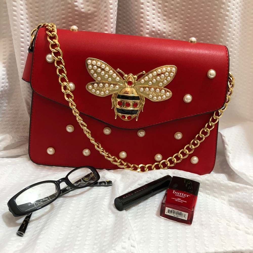 ⭐️NWT⭐️ Broadway Luxury Bumblebee Red Clutch